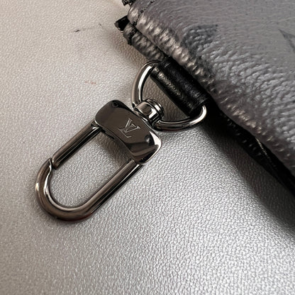 Louis Vuitton Gray Shoulder Bags A-15563