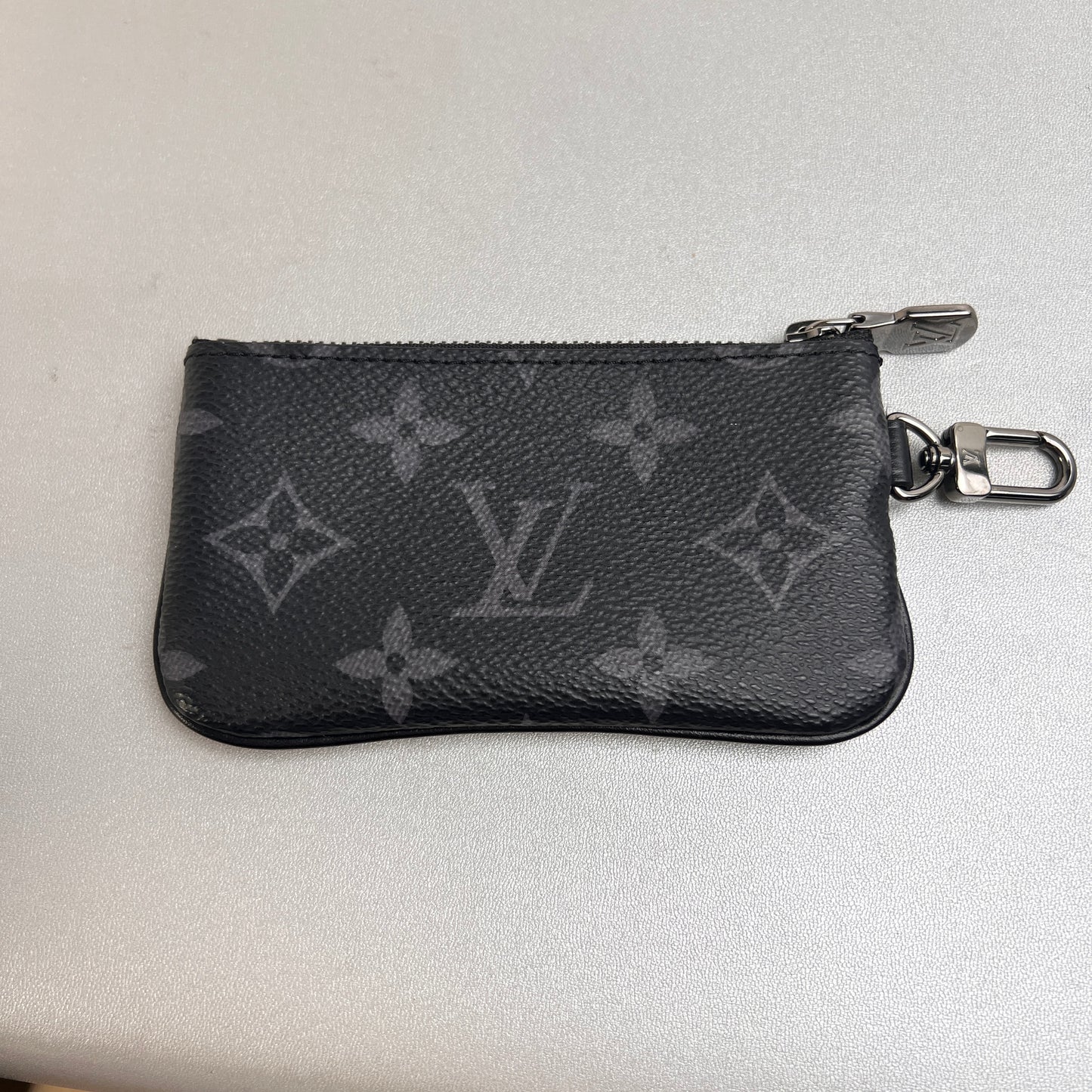Louis Vuitton Gray Shoulder Bags A-15563