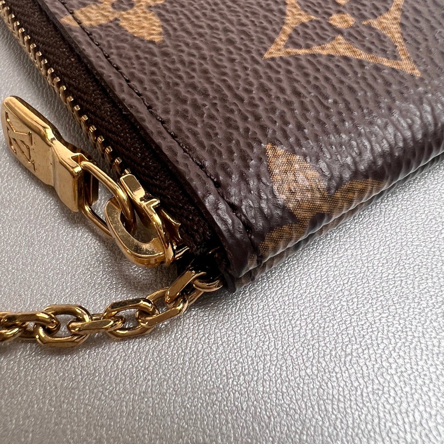 Louis Vuitton Black Pouches A-15564