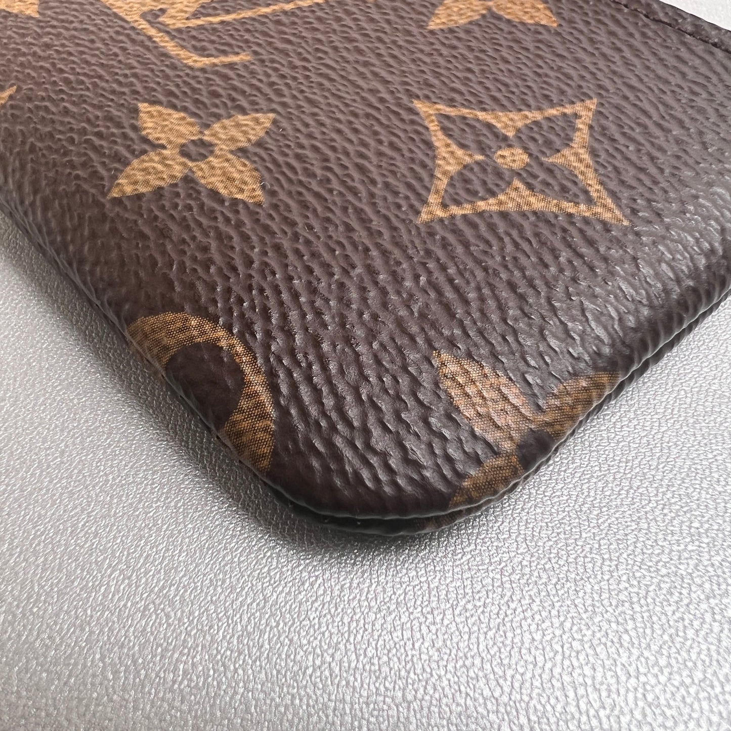 Louis Vuitton Black Pouches A-15564