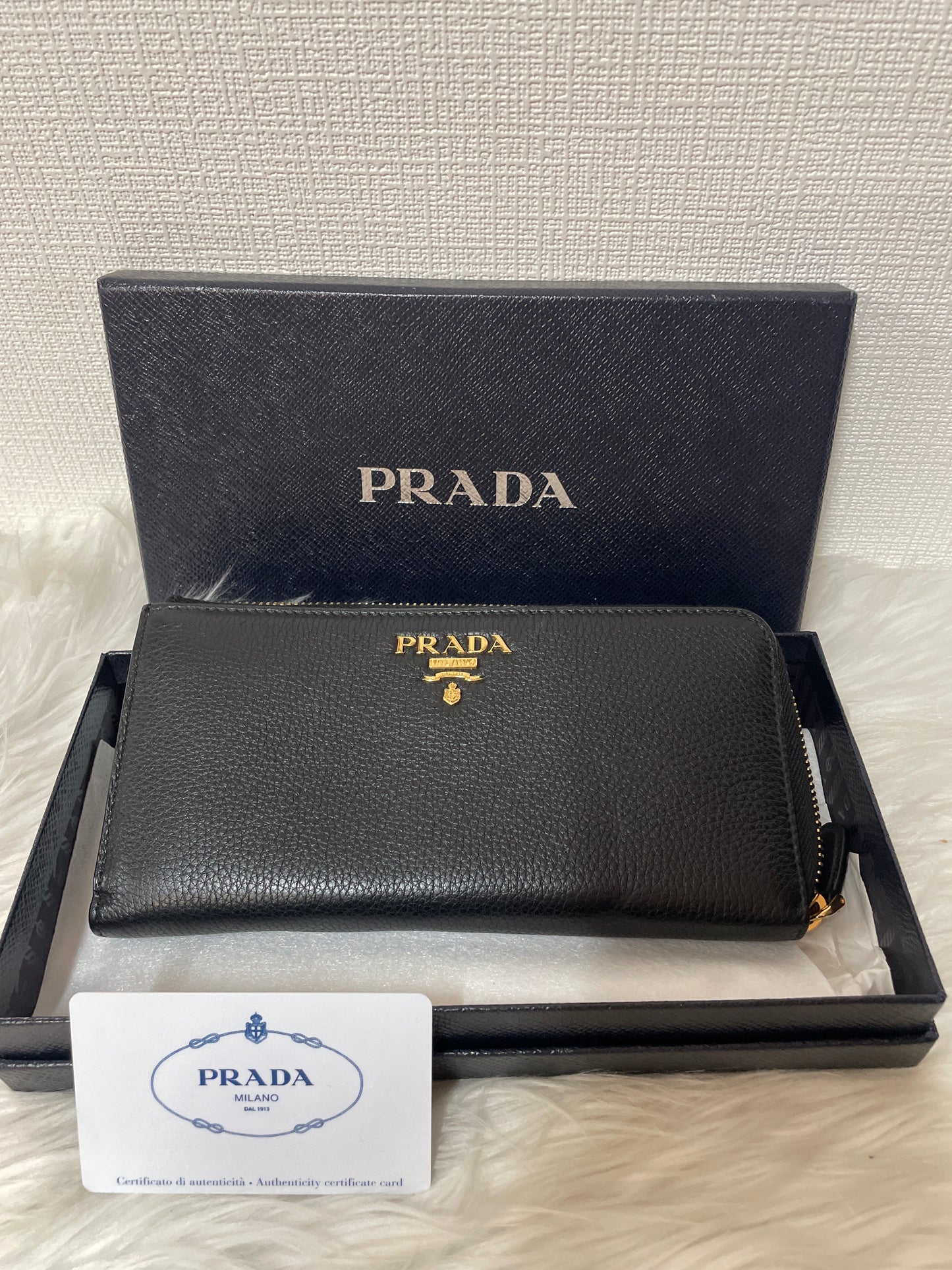 Prada Black Wallets A-15582