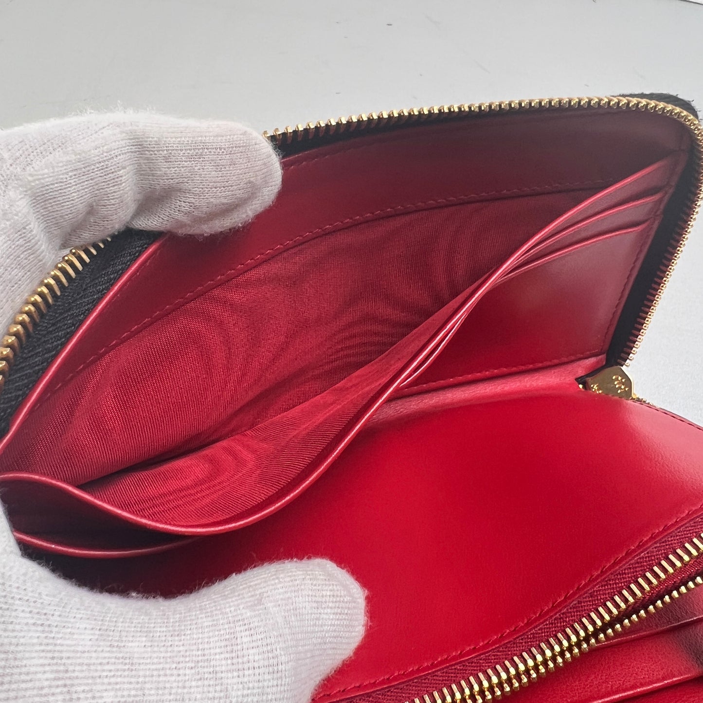 Prada Black Wallets A-15582
