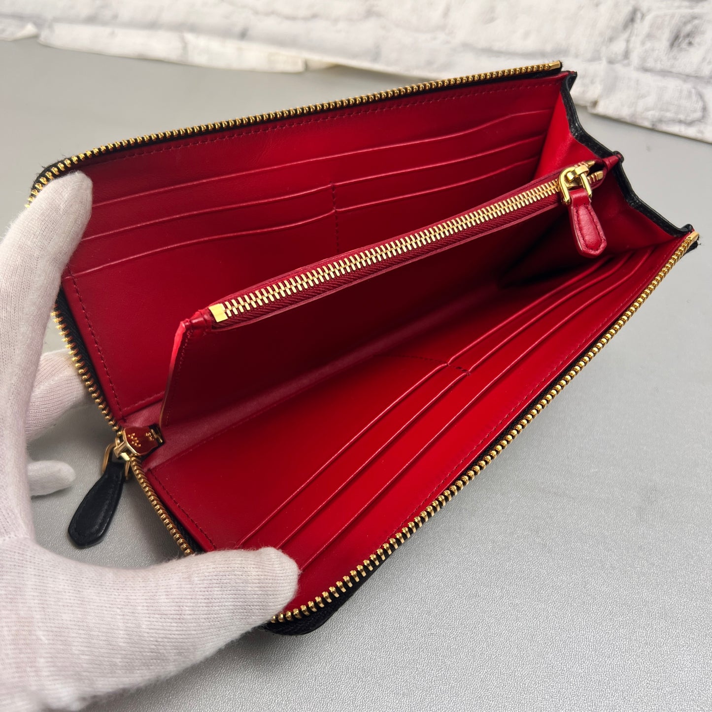 Prada Black Wallets A-15582
