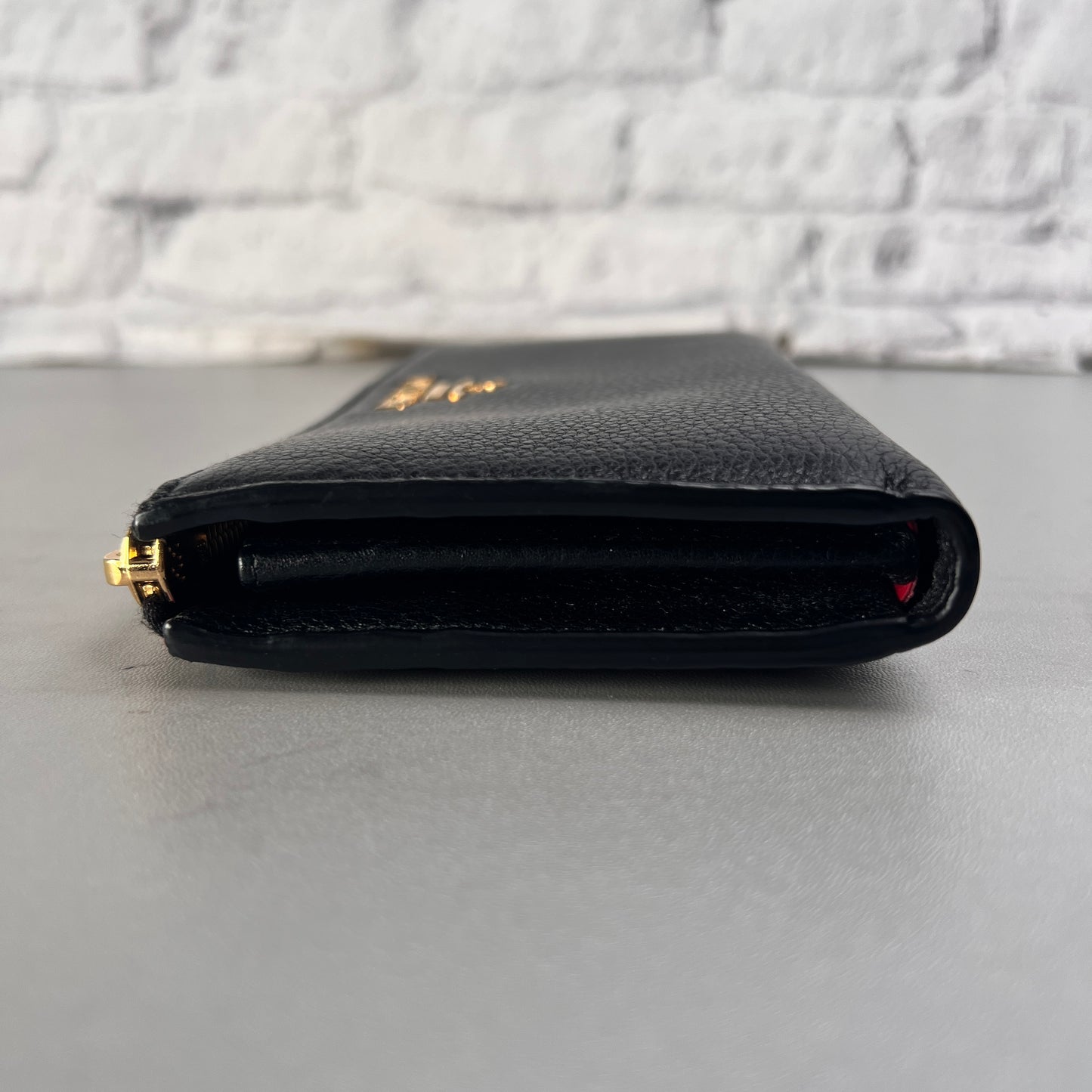 Prada Black Wallets A-15582