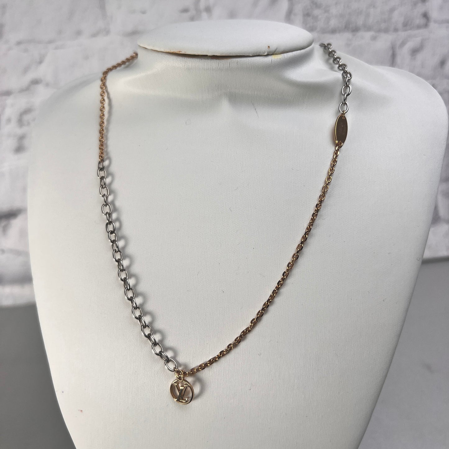 Louis Vuitton Multicolor Necklaces A-15608