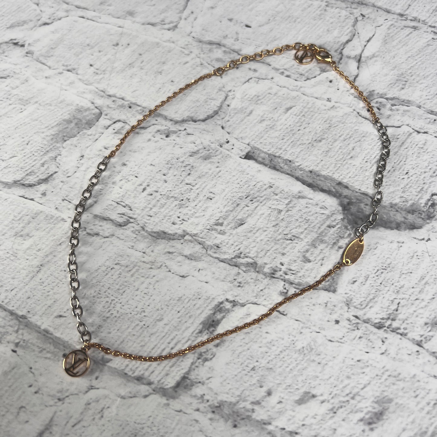 Louis Vuitton Multicolor Necklaces A-15608