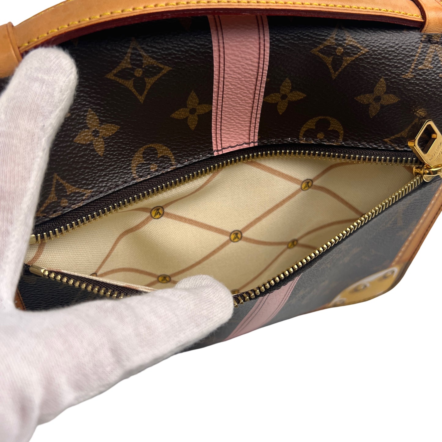 Louis Vuitton Brown Handle Bags A-15619