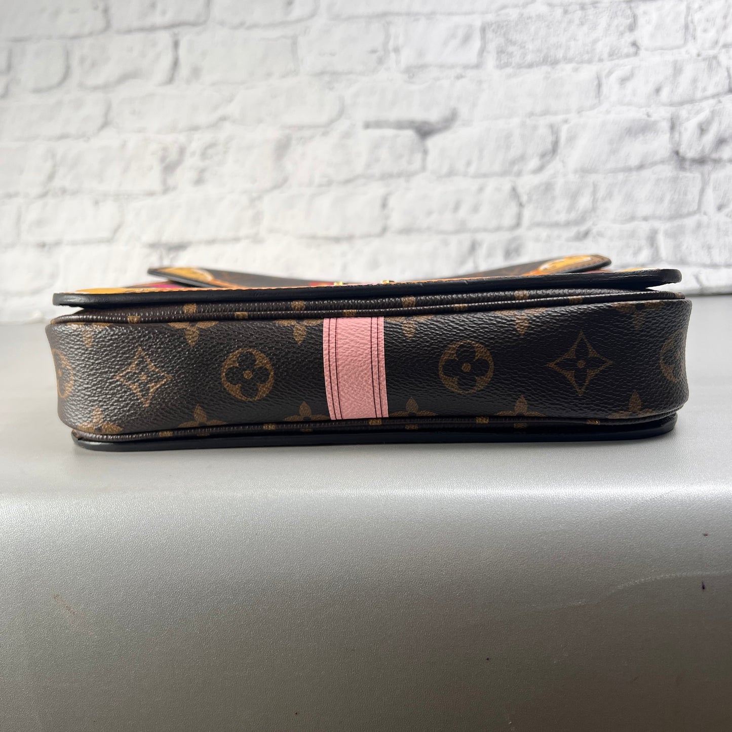 Louis Vuitton Brown Handle Bags A-15619