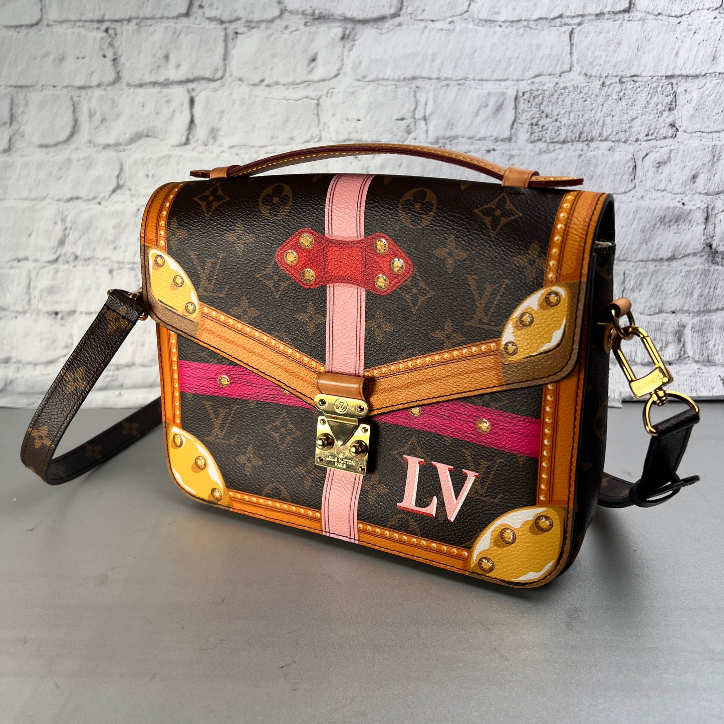 Louis Vuitton Brown Handle Bags A-15619