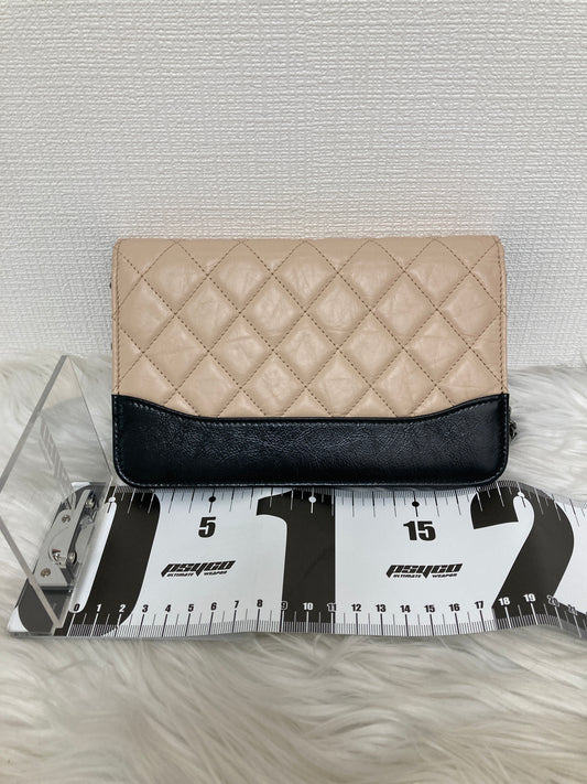 Chanel Beige Shoulder Bags A-15627