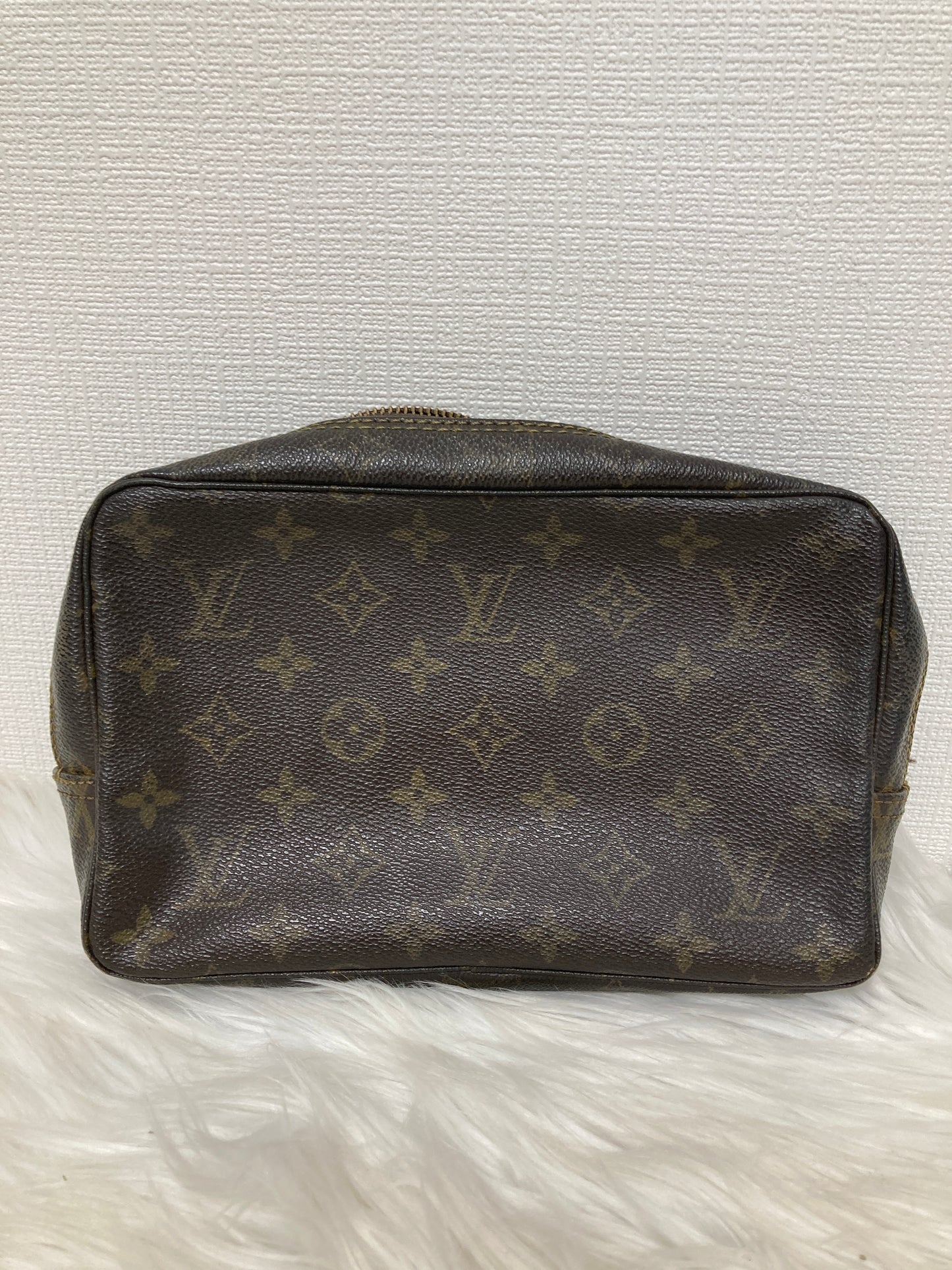 Louis Vuitton Brown Pouches A-15630