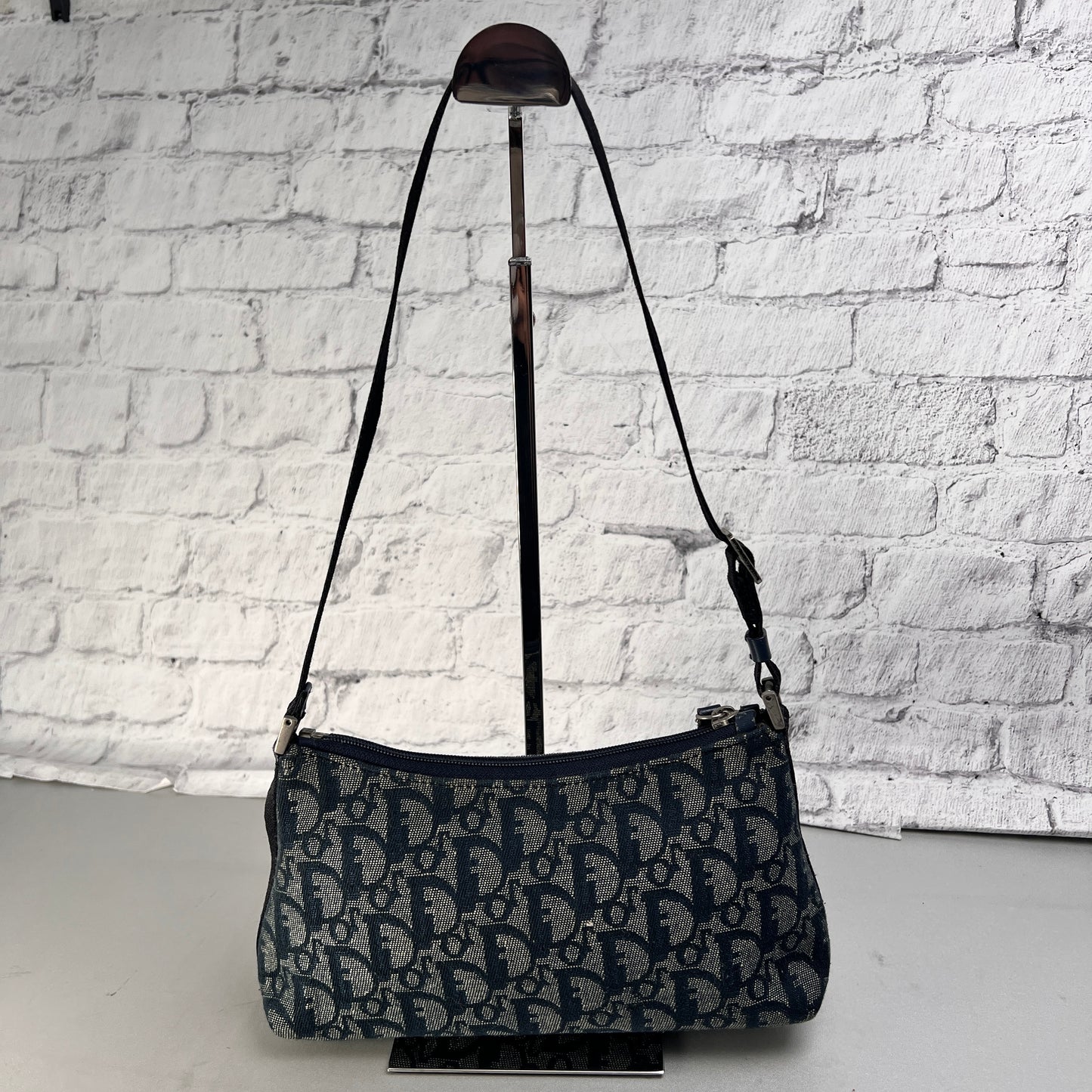 Dior Navy Shoulder Bags A-15640