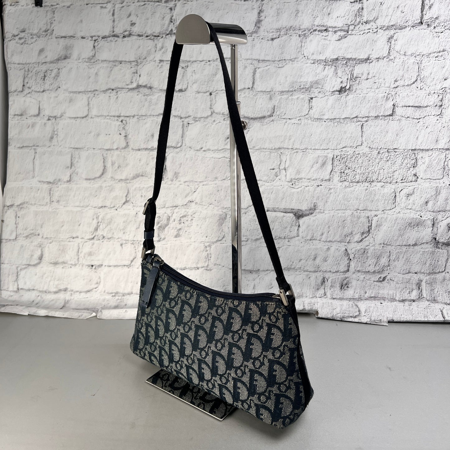 Dior Navy Shoulder Bags A-15640
