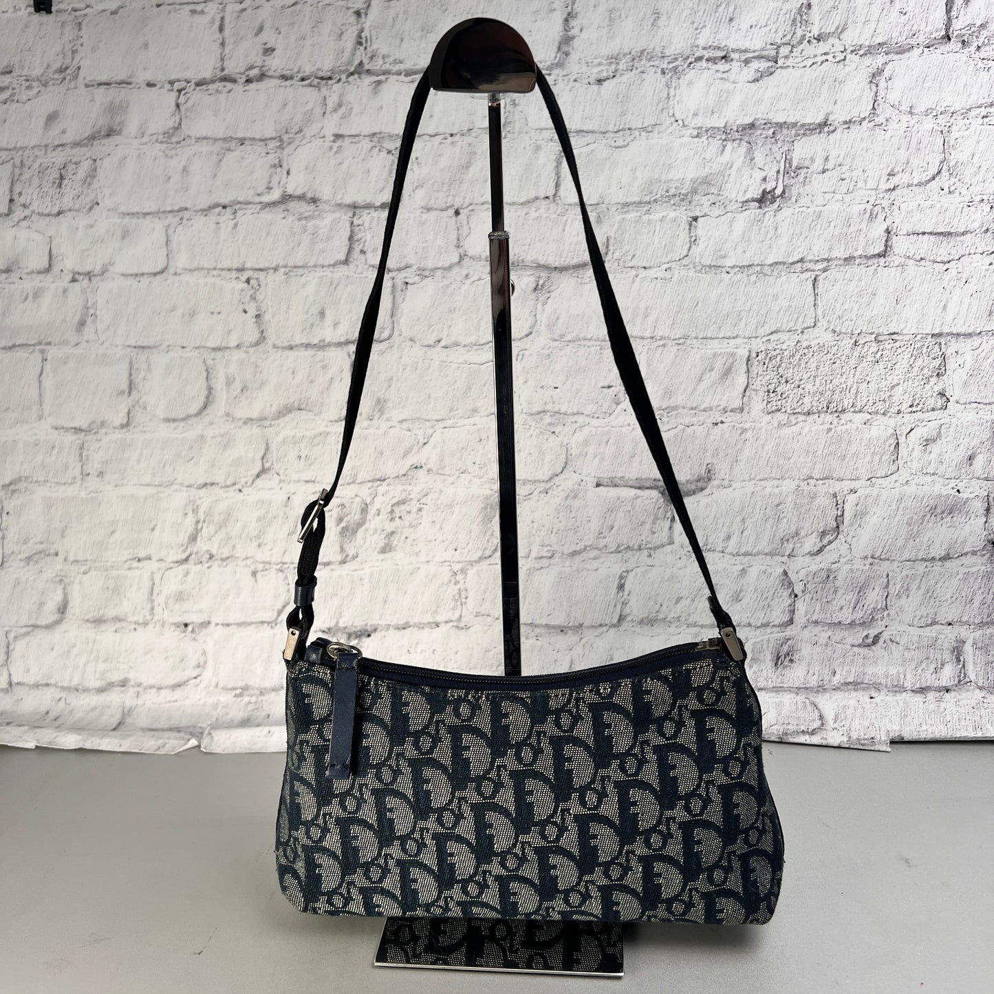 Dior Navy Shoulder Bags A-15640