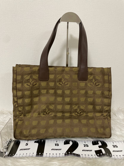 Chanel Green Tote Bags A-15659
