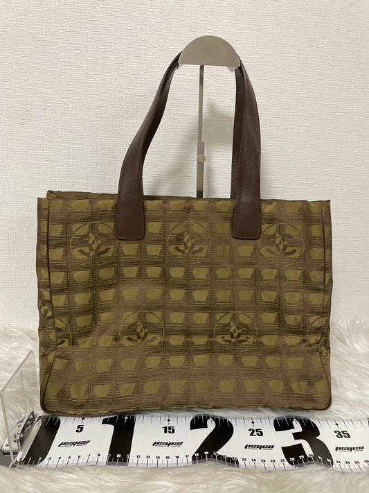 Chanel Green Tote Bags A-15659