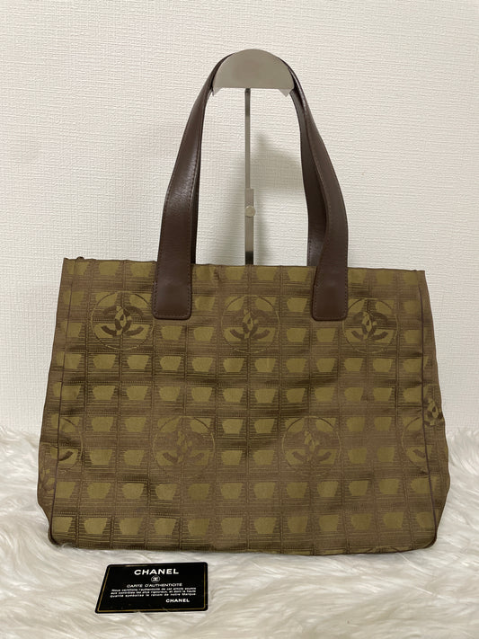 Chanel Green Tote Bags A-15659