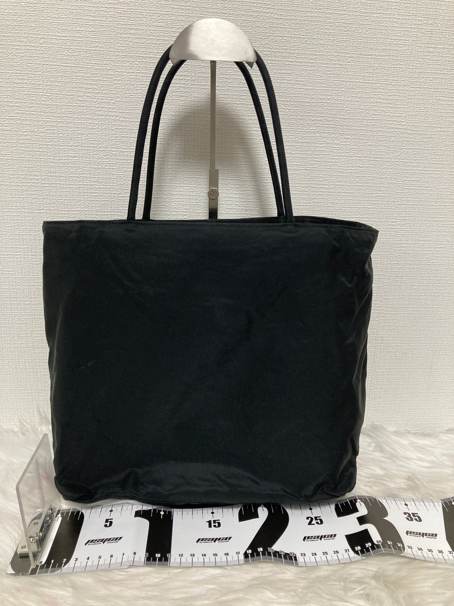 Prada Black Tote Bags A-15671