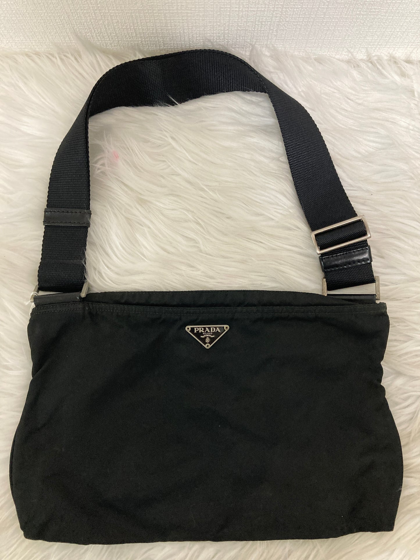 Prada Black Shoulder Bags A-15673