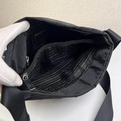 Prada Black Shoulder Bags A-15674