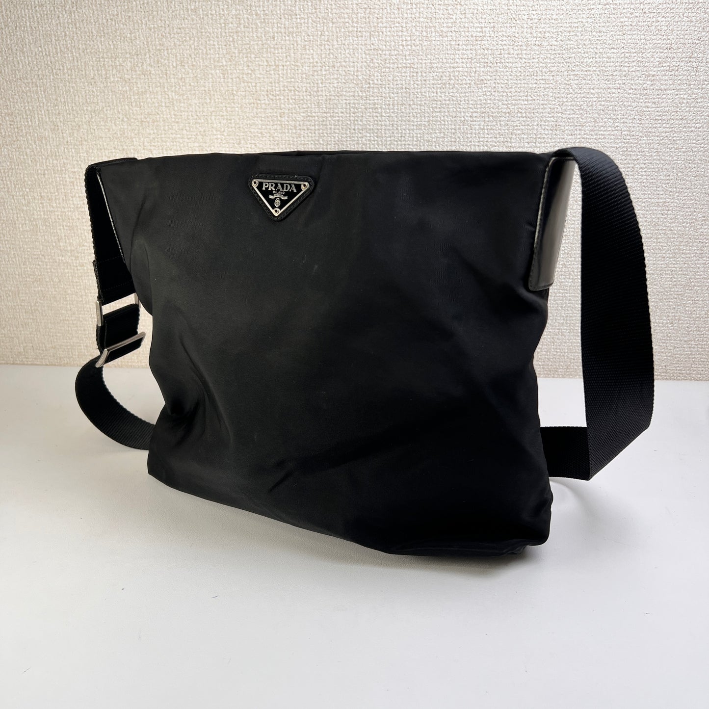 Prada Black Shoulder Bags A-15674