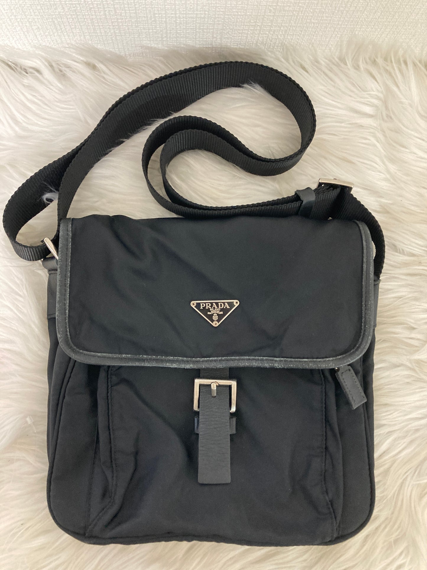 Prada Black Shoulder Bags A-15675