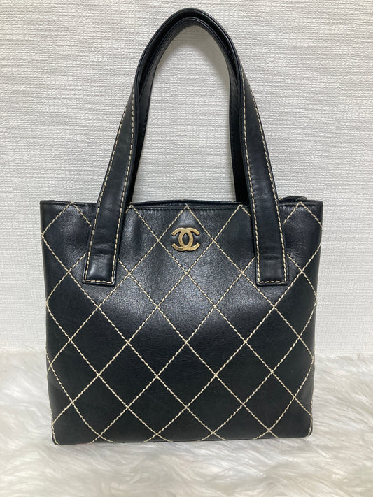 Chanel Black Tote Bags A-15680