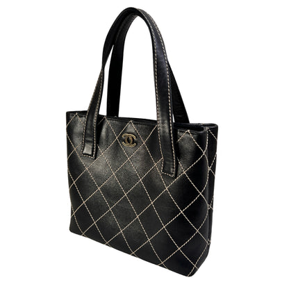 Chanel Black Tote Bags A-15680