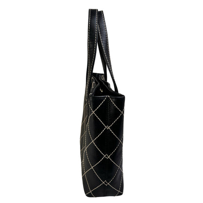 Chanel Black Tote Bags A-15680
