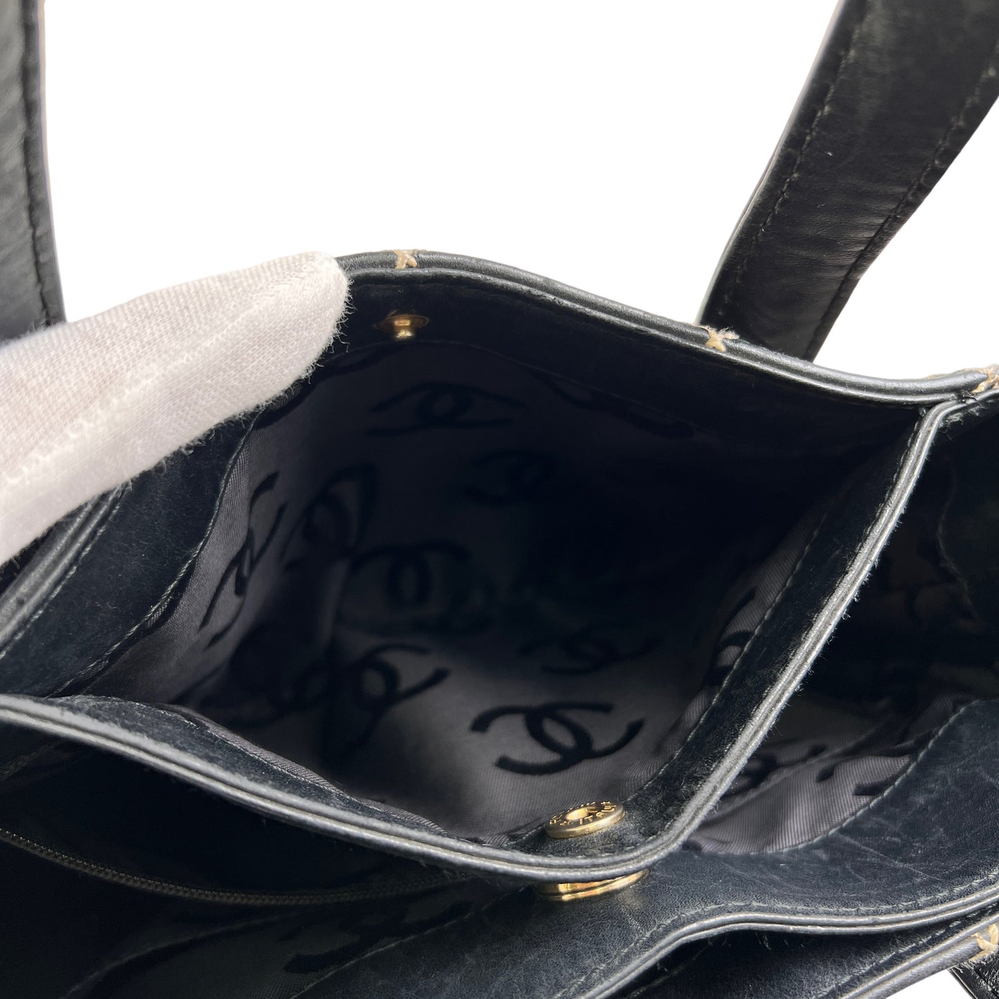 Chanel Black Tote Bags A-15680