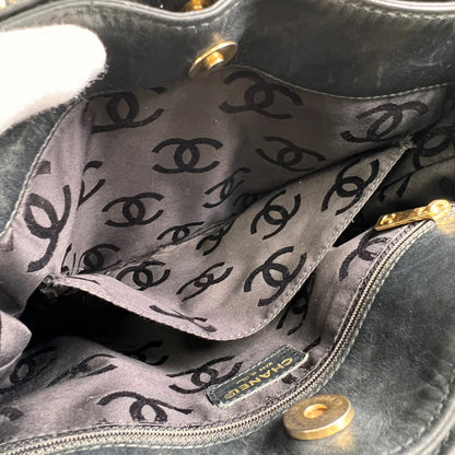 Chanel Black Tote Bags A-15680