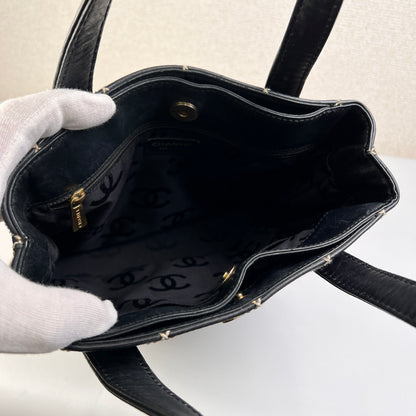 Chanel Black Tote Bags A-15680
