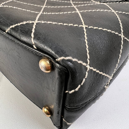Chanel Black Tote Bags A-15680