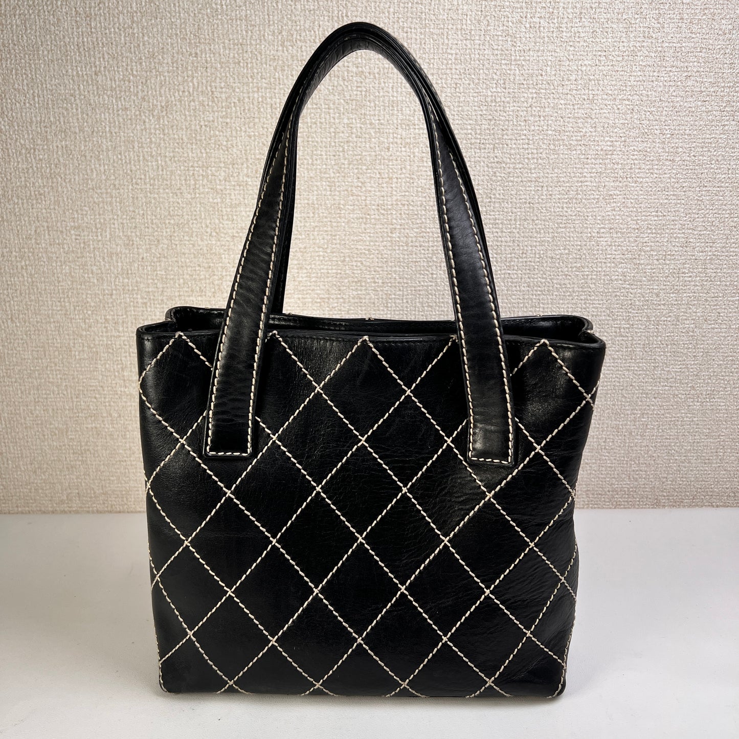Chanel Black Tote Bags A-15680