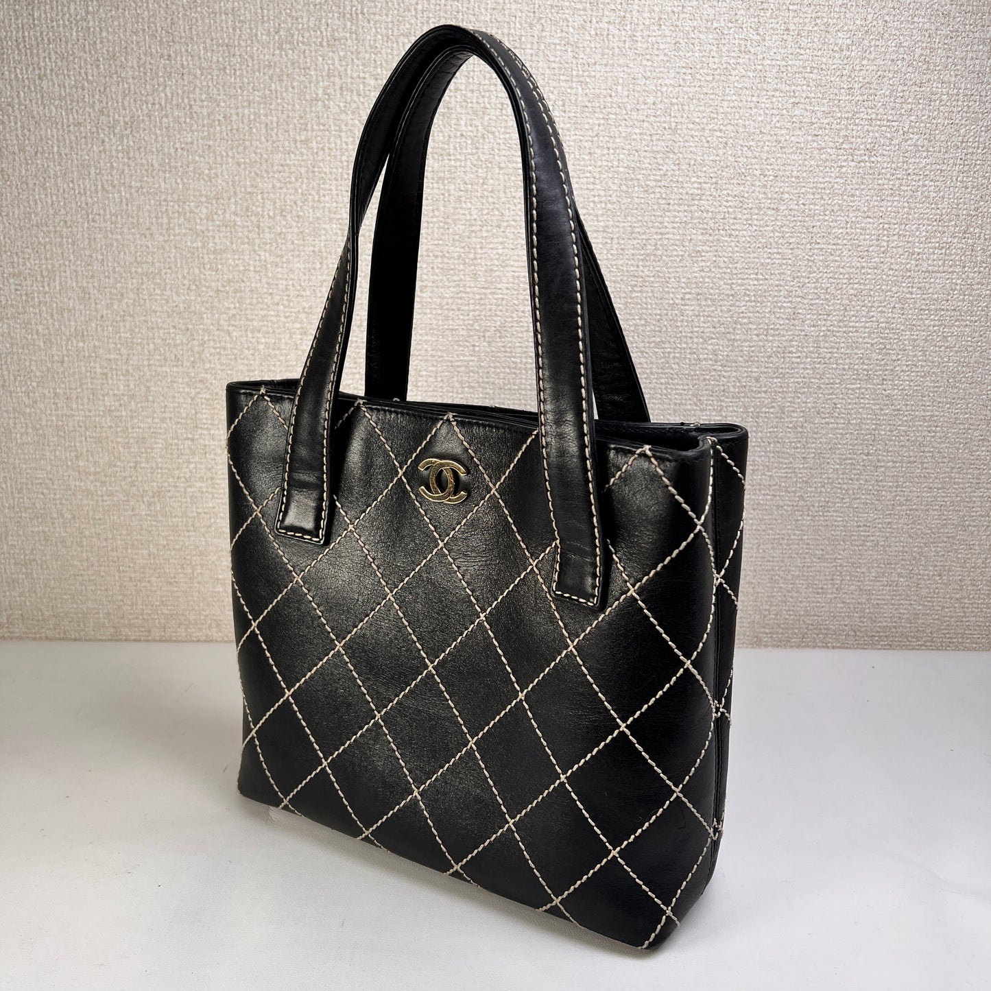 Chanel Black Tote Bags A-15680