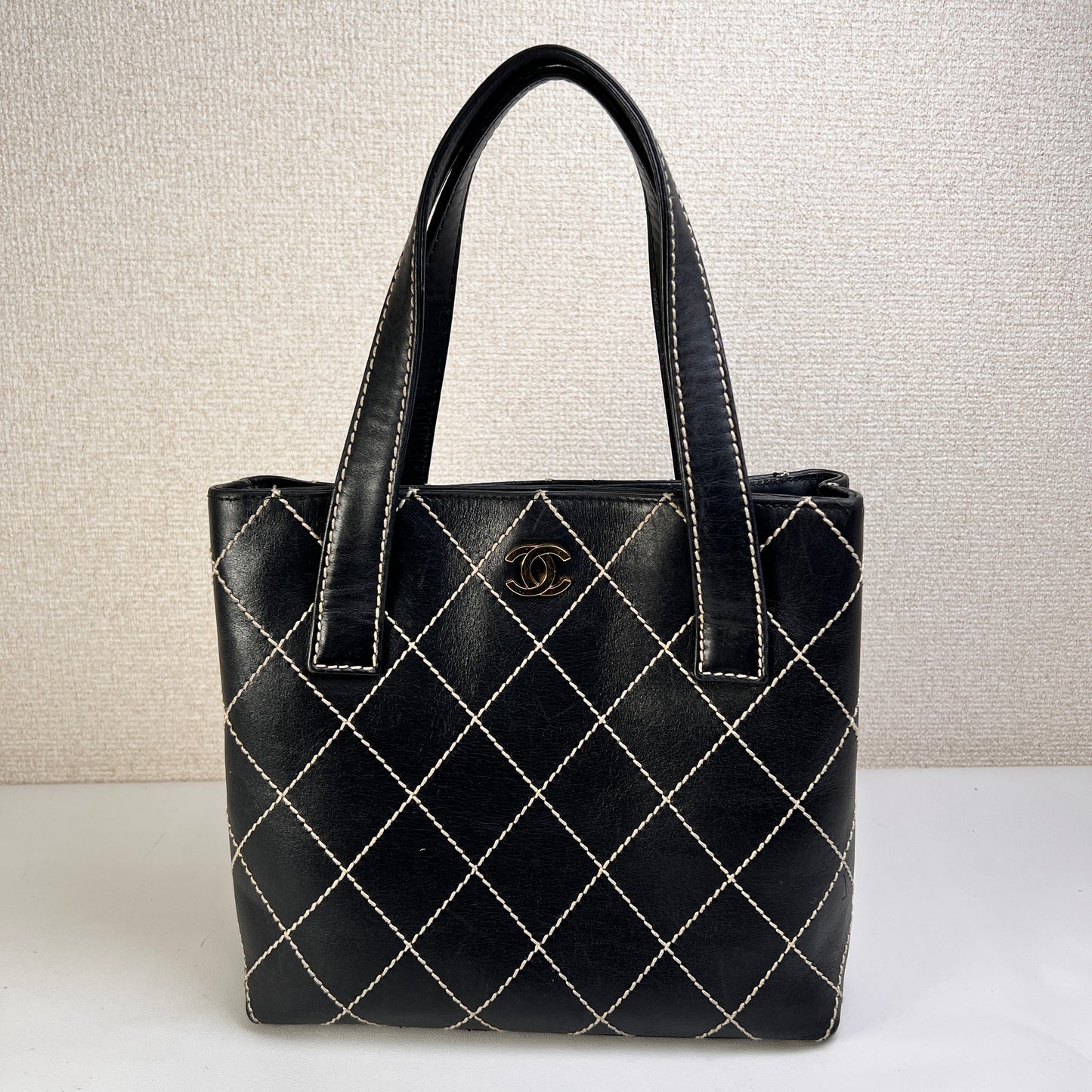 Chanel Black Tote Bags A-15680