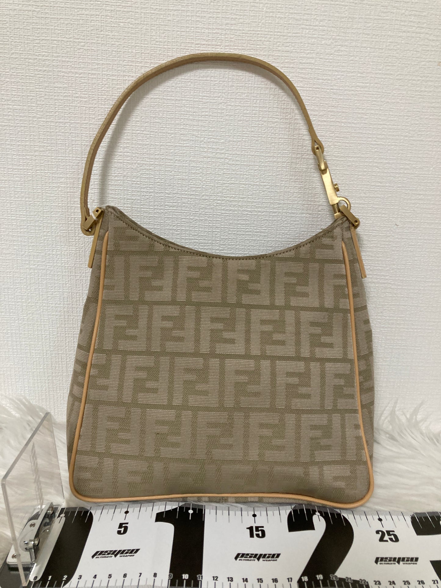 Fendi Beige Shoulder Bags A-15681