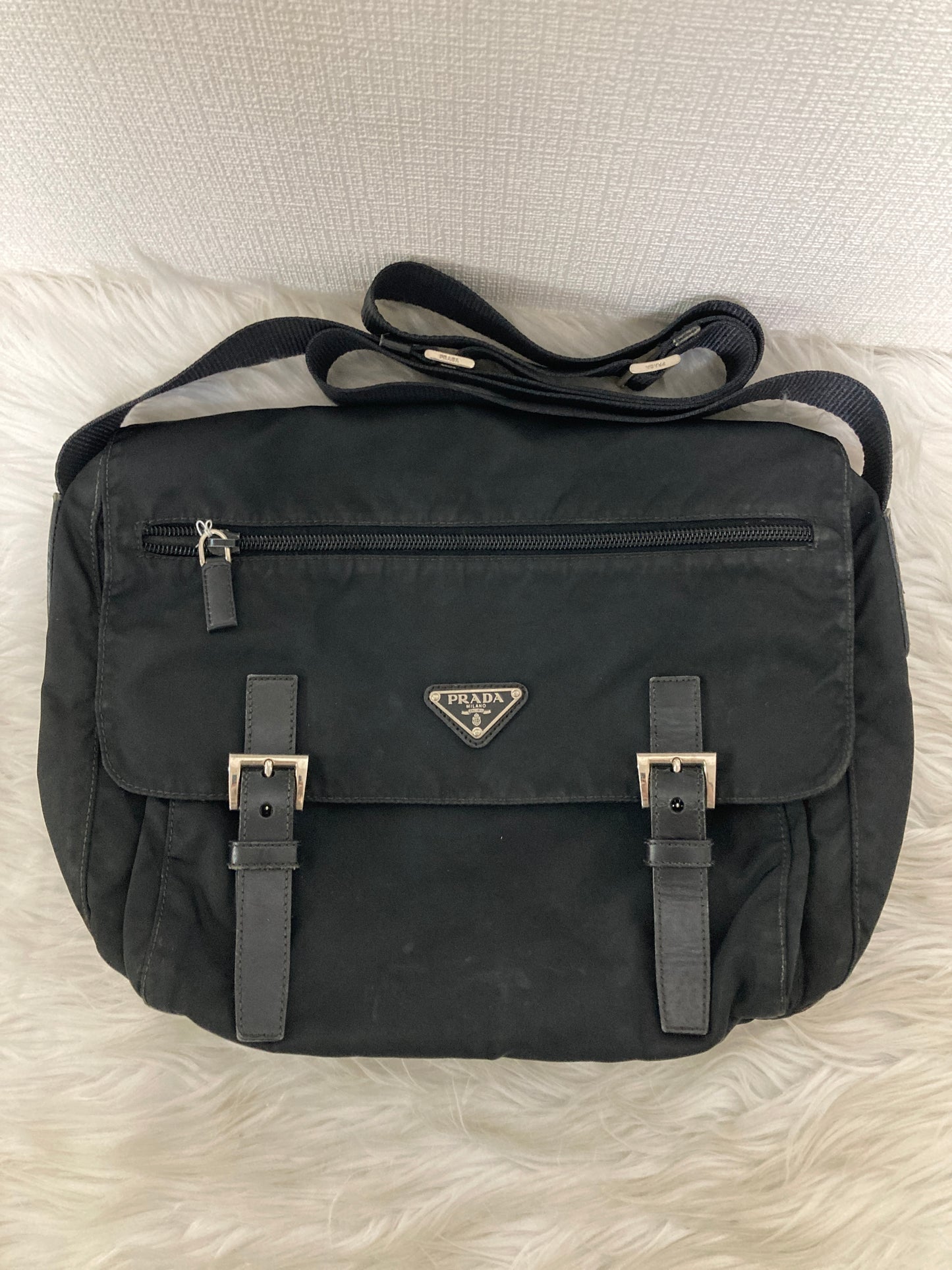 Prada Black Shoulder Bags A-15682
