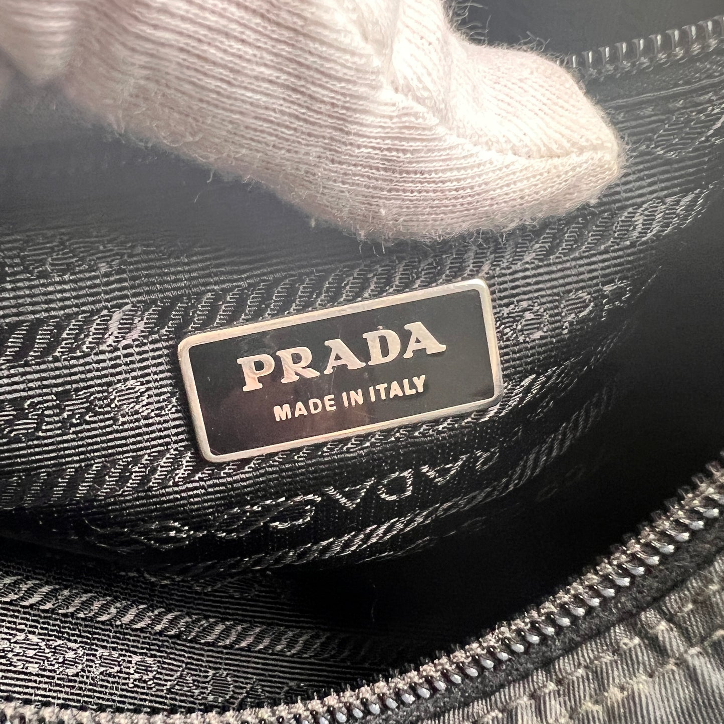 Prada Black Shoulder Bags A-15682