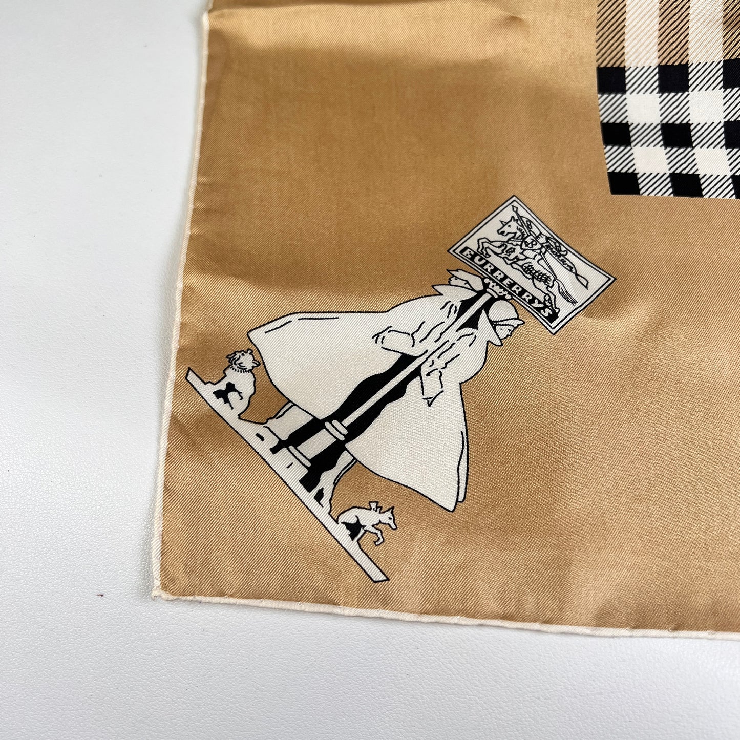 Burberry Beige Scarves A-15695