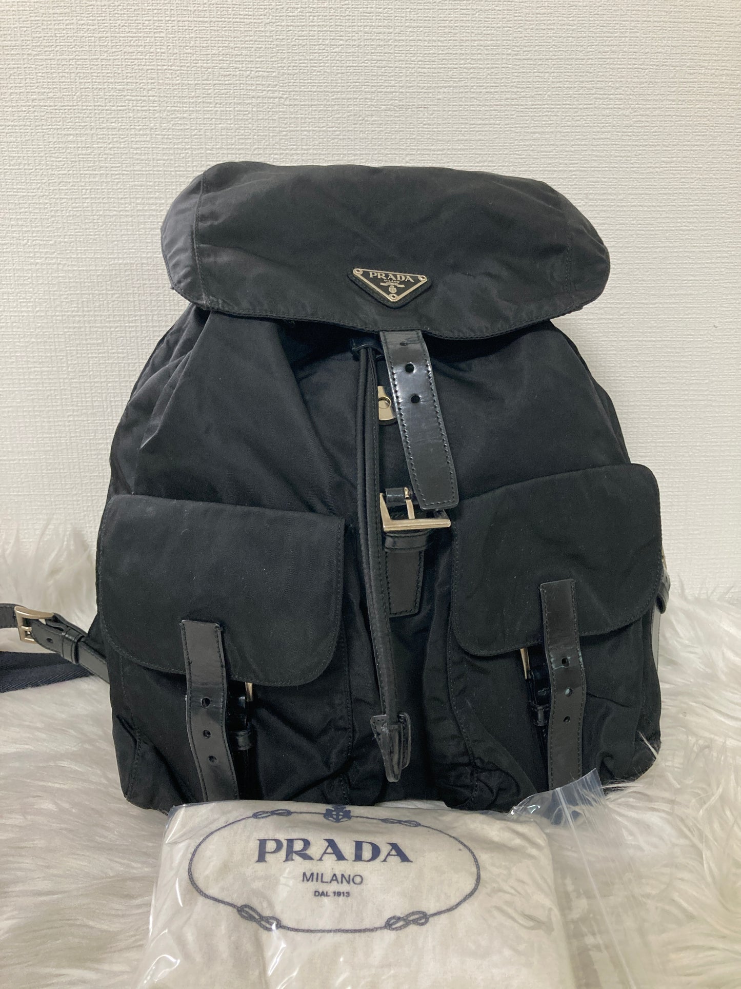 Prada Black Handle Bags A-15702
