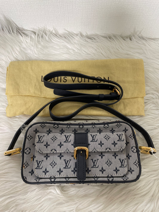 Louis Vuitton Navy Shoulder Bags A-15703