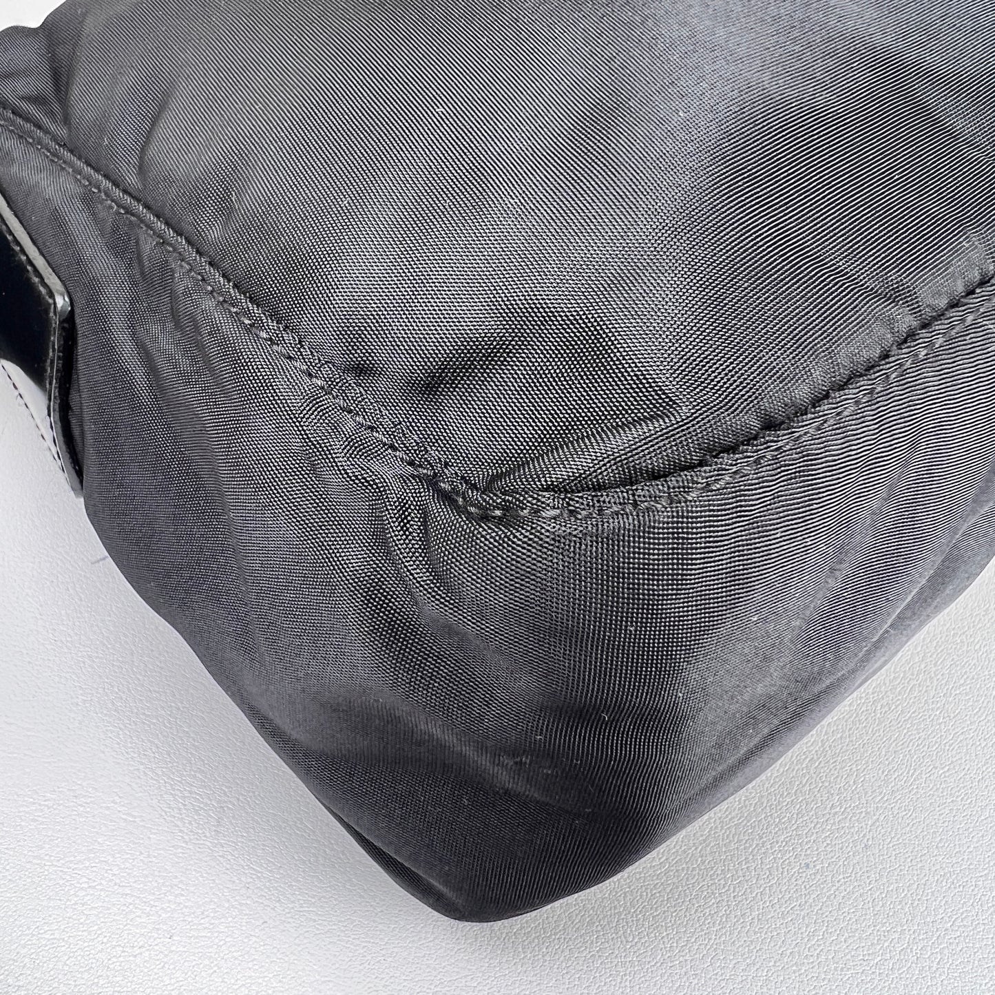 Prada Black Handle Bags A-15707