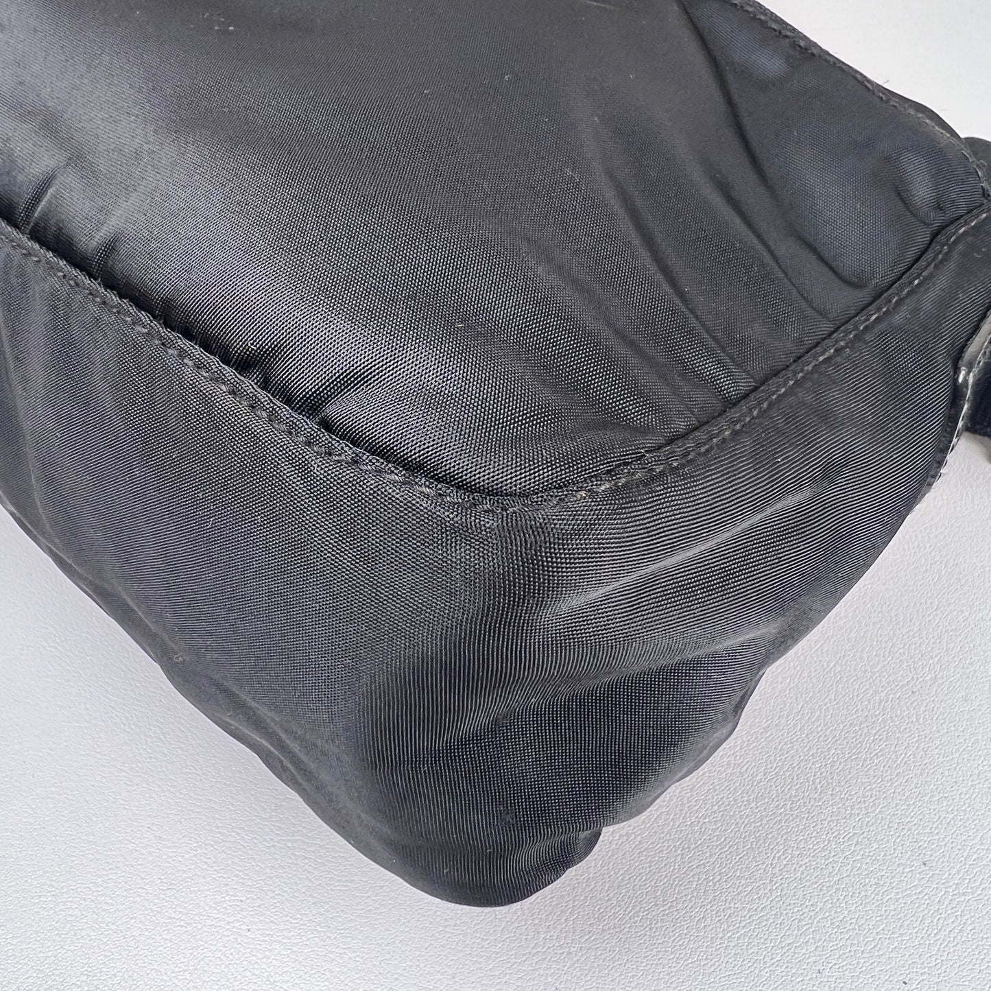 Prada Black Handle Bags A-15707