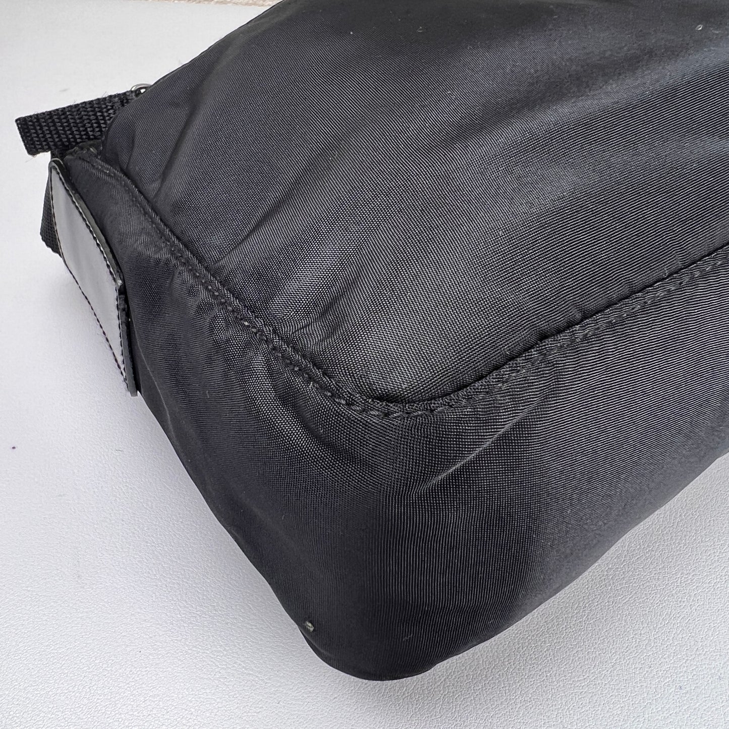 Prada Black Handle Bags A-15707