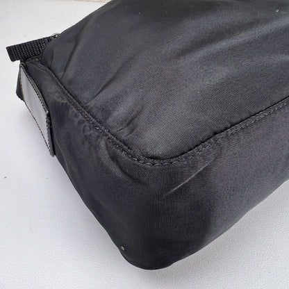 Prada Black Handle Bags A-15707