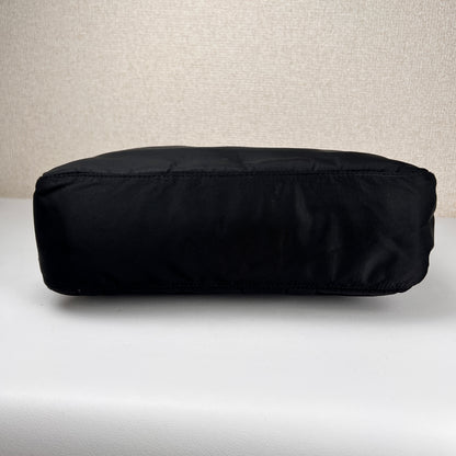 Prada Black Handle Bags A-15707