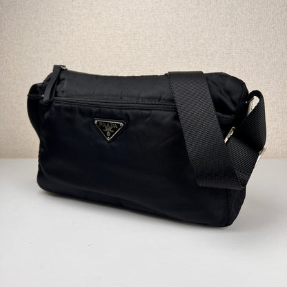 Prada Black Handle Bags A-15707