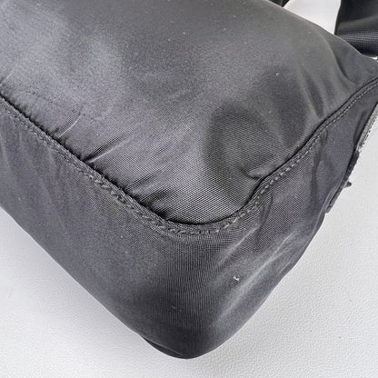 Prada Black Handle Bags A-15707