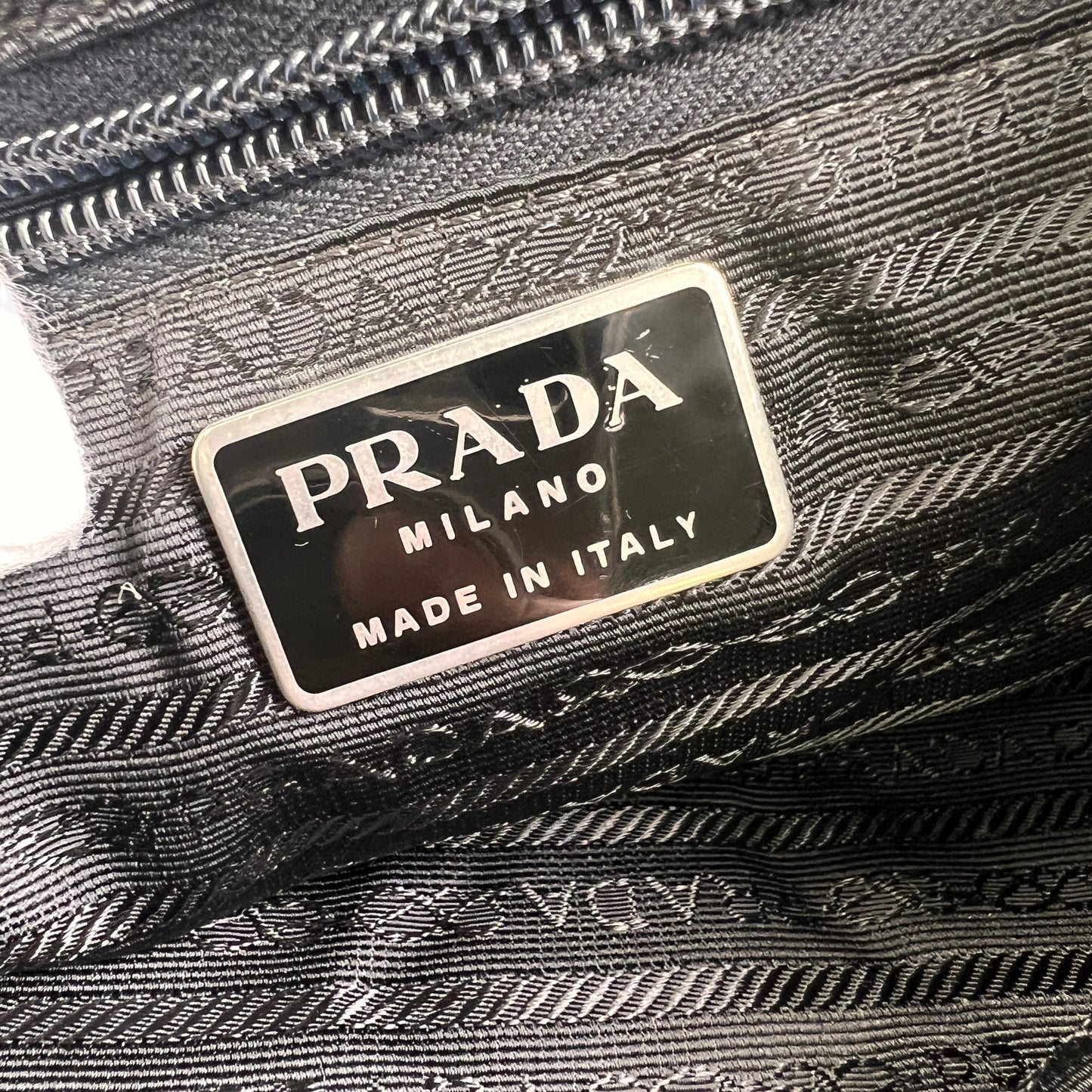 Prada Black Handle Bags A-15708